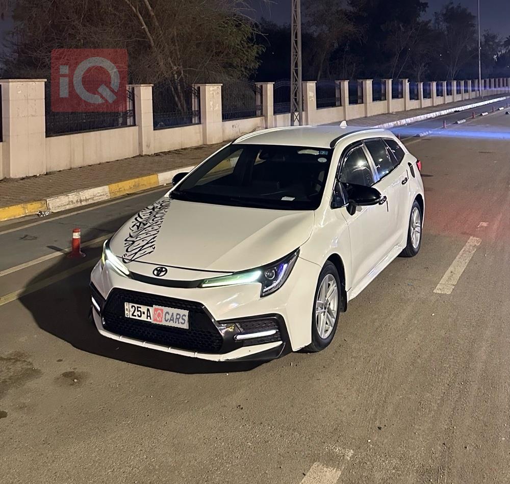 تۆیۆتا کرۆلا هاچباک